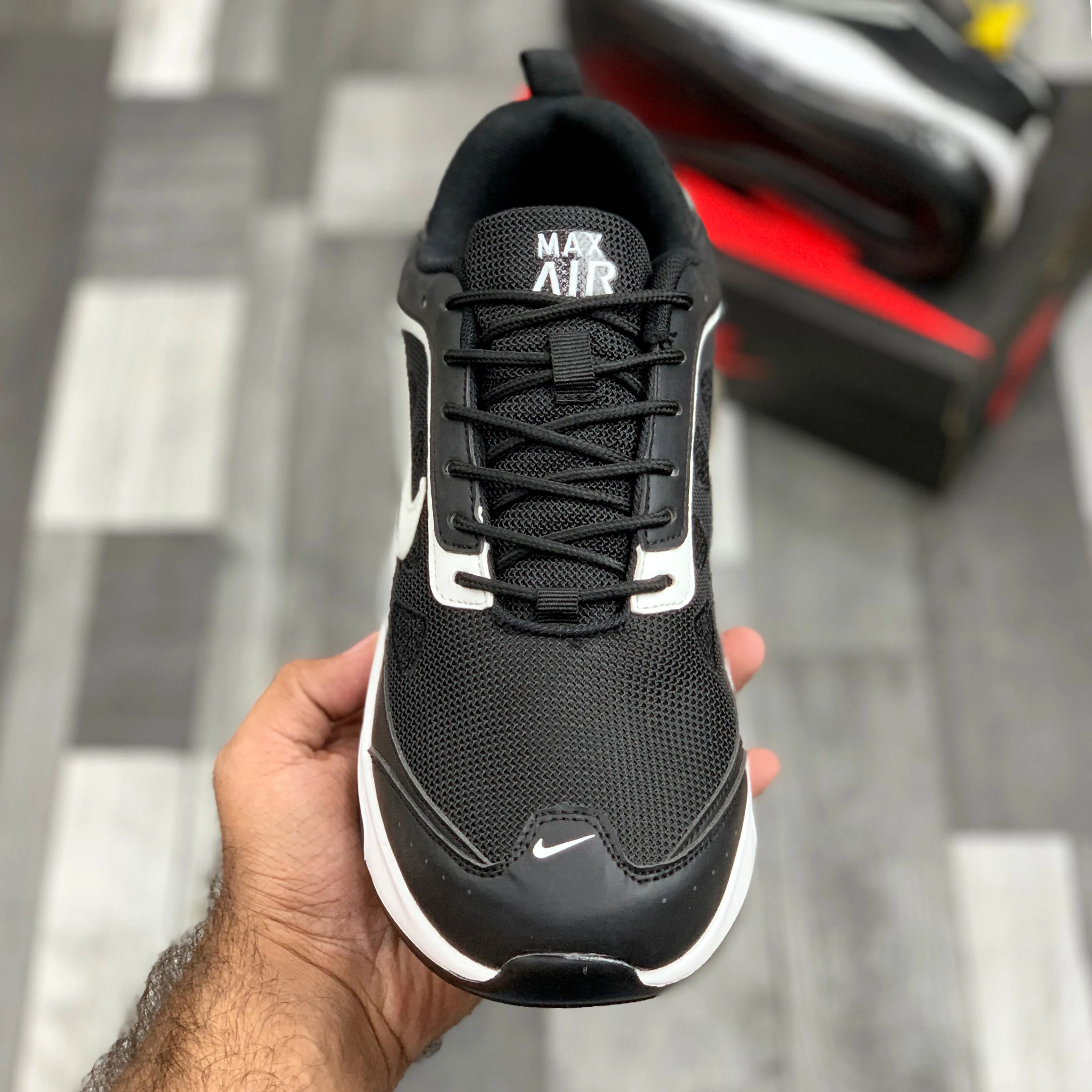 Air Max AP (Black White)