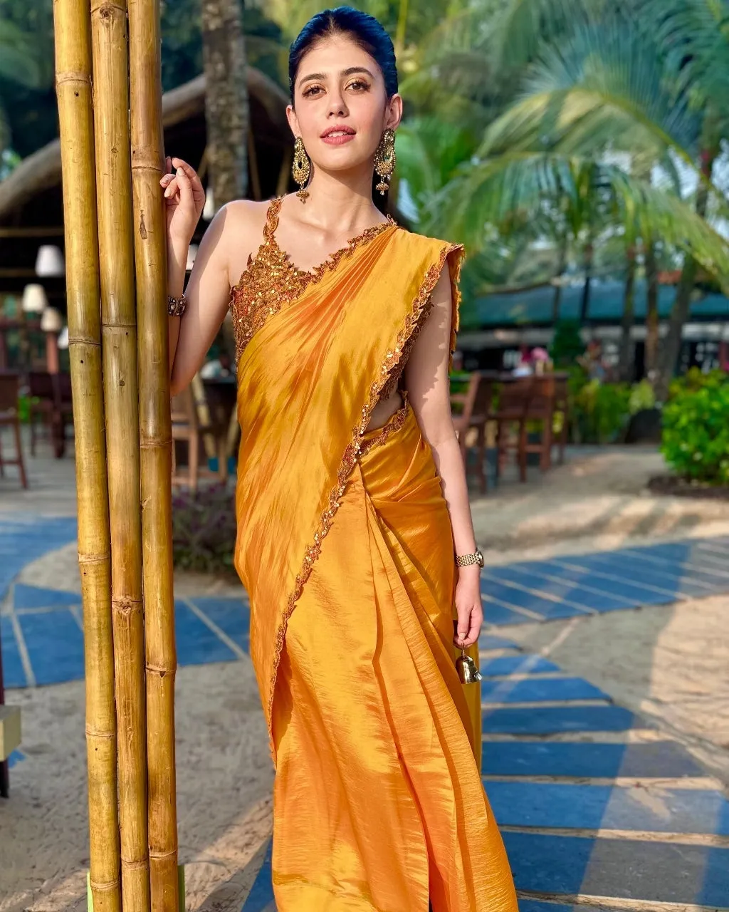 Choli Ke Peeche Sari Set
