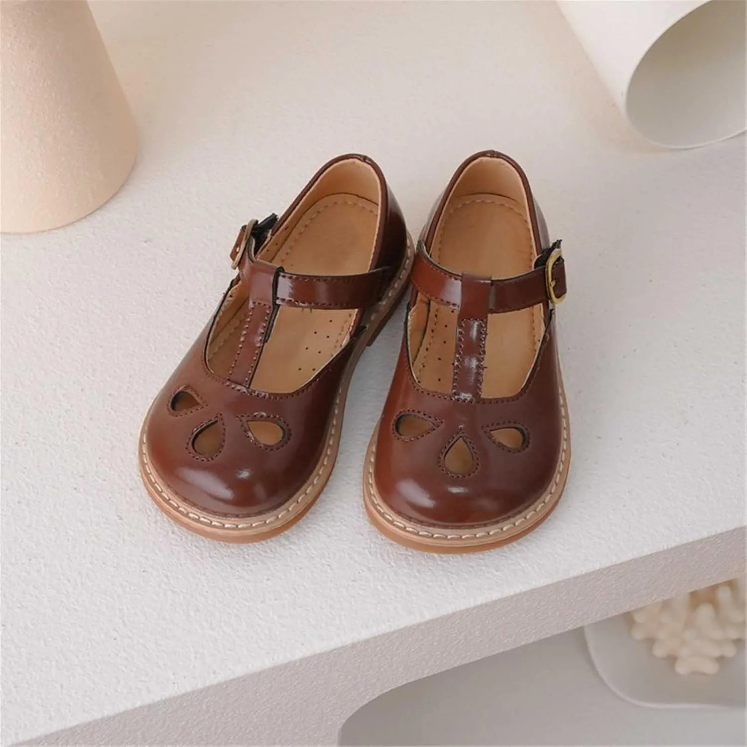 Girls Sandals Girls Small Leather Shoes Hollow Breathable Princess Shoes Dress Shoes Little Child House Slippers