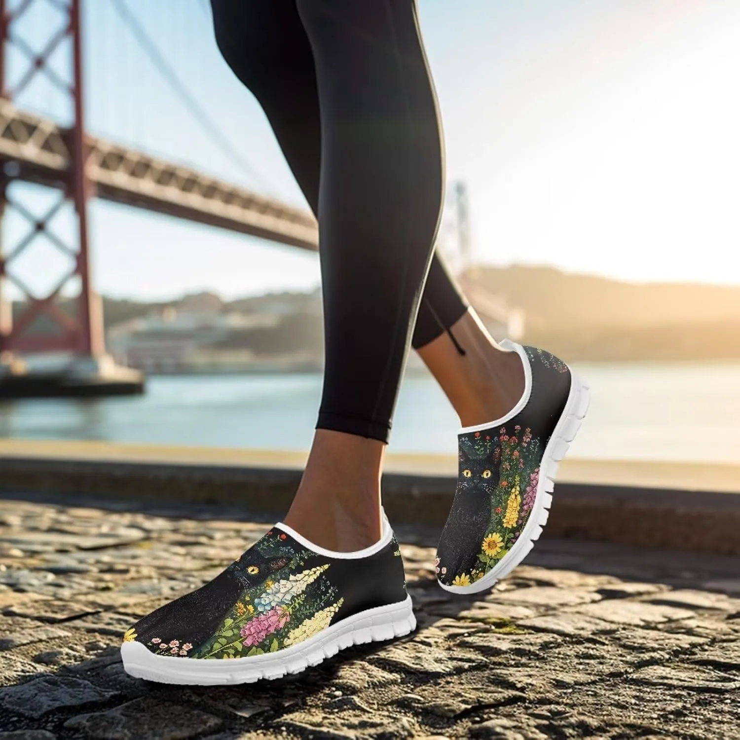 GOSTONG Floral Art Sneakers for Women Retro Low-Cut Slip-on Home Loafers Lightweight Soft Soled Comfort Outdoor Running Travel Sneakers White US 5 to 11.5