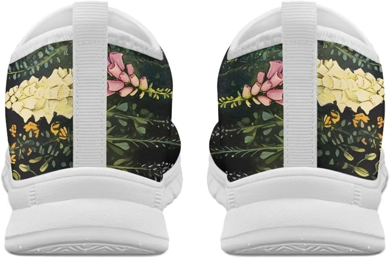 GOSTONG Floral Art Sneakers for Women Retro Low-Cut Slip-on Home Loafers Lightweight Soft Soled Comfort Outdoor Running Travel Sneakers White US 5 to 11.5
