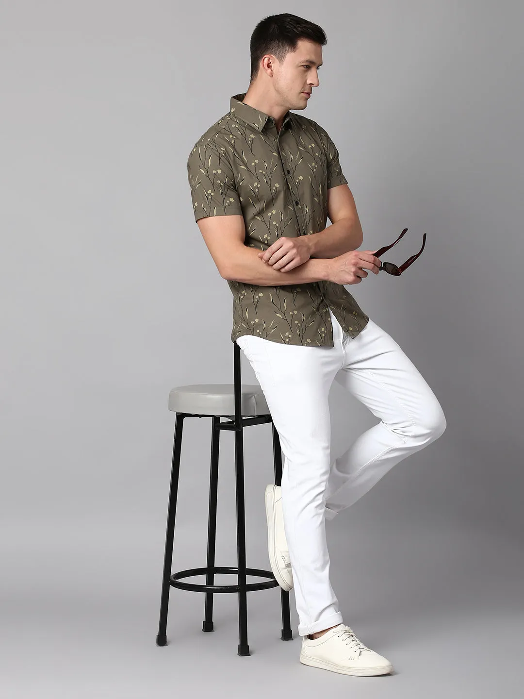 Men's Floral Green Slim Fit Casual Shirt With Spread Collar
