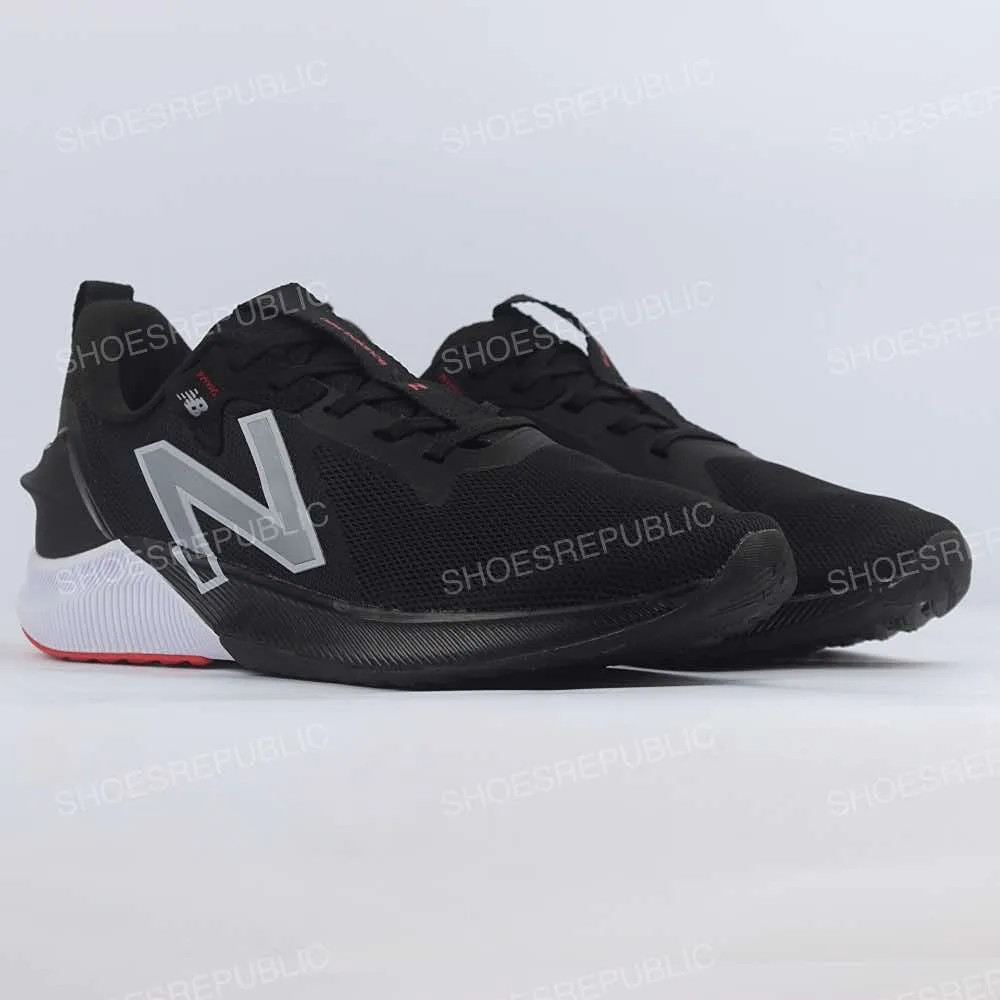 NB FuelCell Propel RMX v2 Black Bright