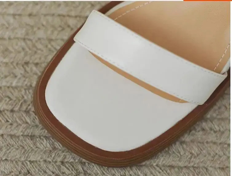 Retro Style Buckle Closure Leather Sandals For Women