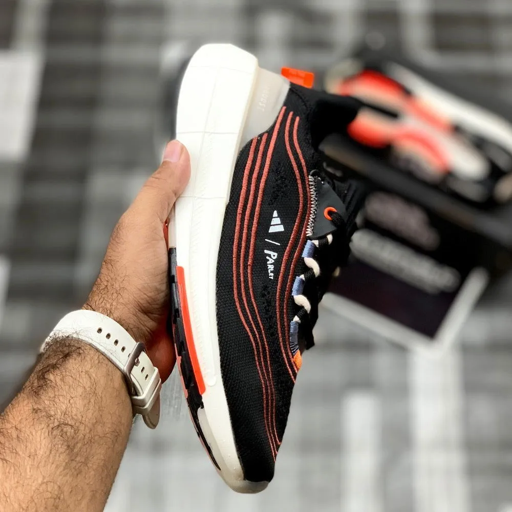UB LightBoost 23 x Parleyy (Black Red)